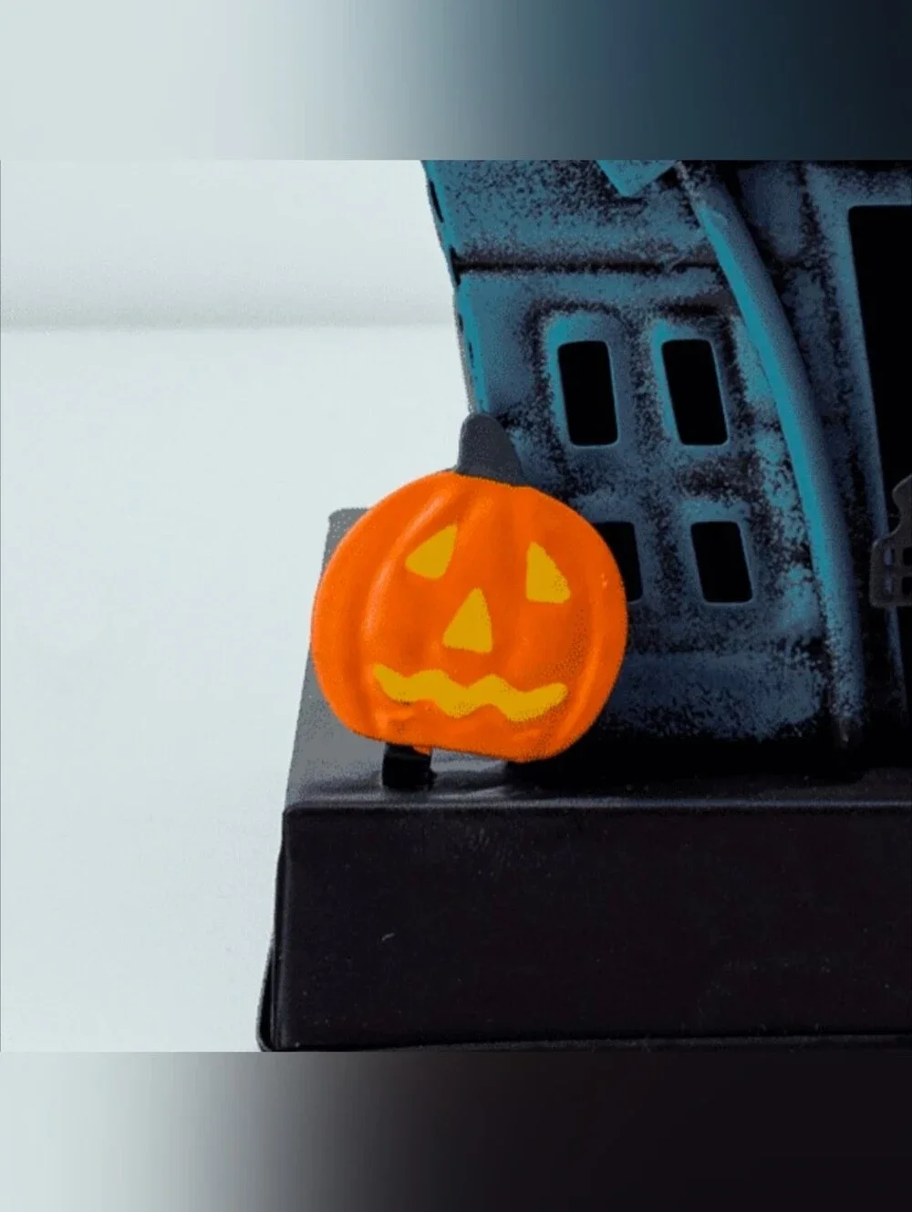 Haunting Good Time Wax Warmer • Retired BNIB